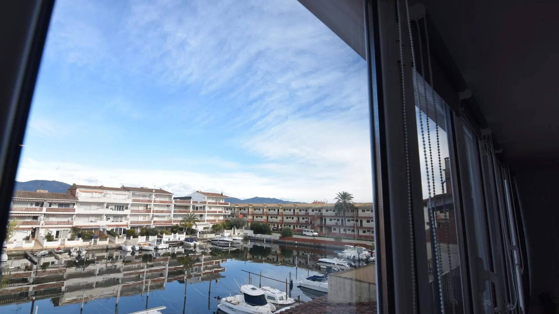 418-Apartamento Vistas Al Canal Empuriabrava