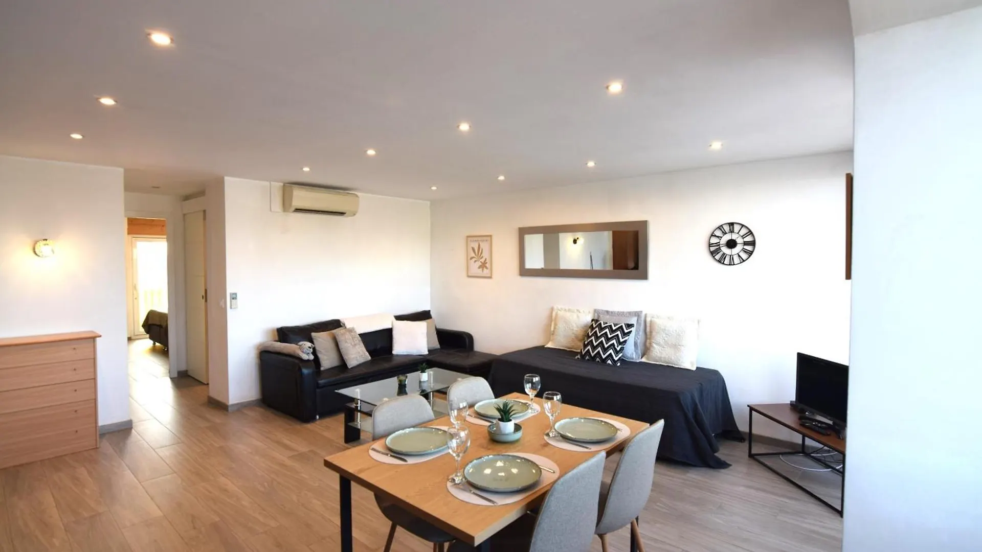 418-Apartamento Vistas Al Canal Empuriabrava Spain